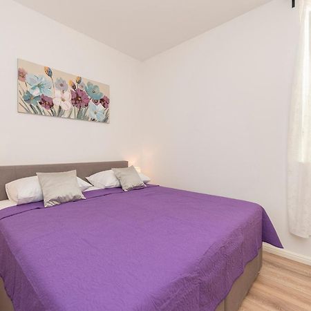 Villa Eni Apartments 2 Мандре Экстерьер фото