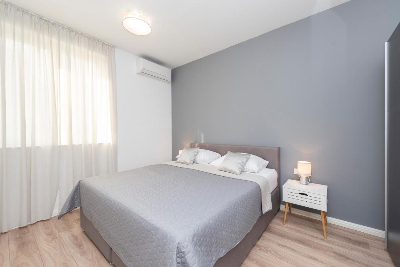 Villa Eni Apartments 2 Мандре Экстерьер фото