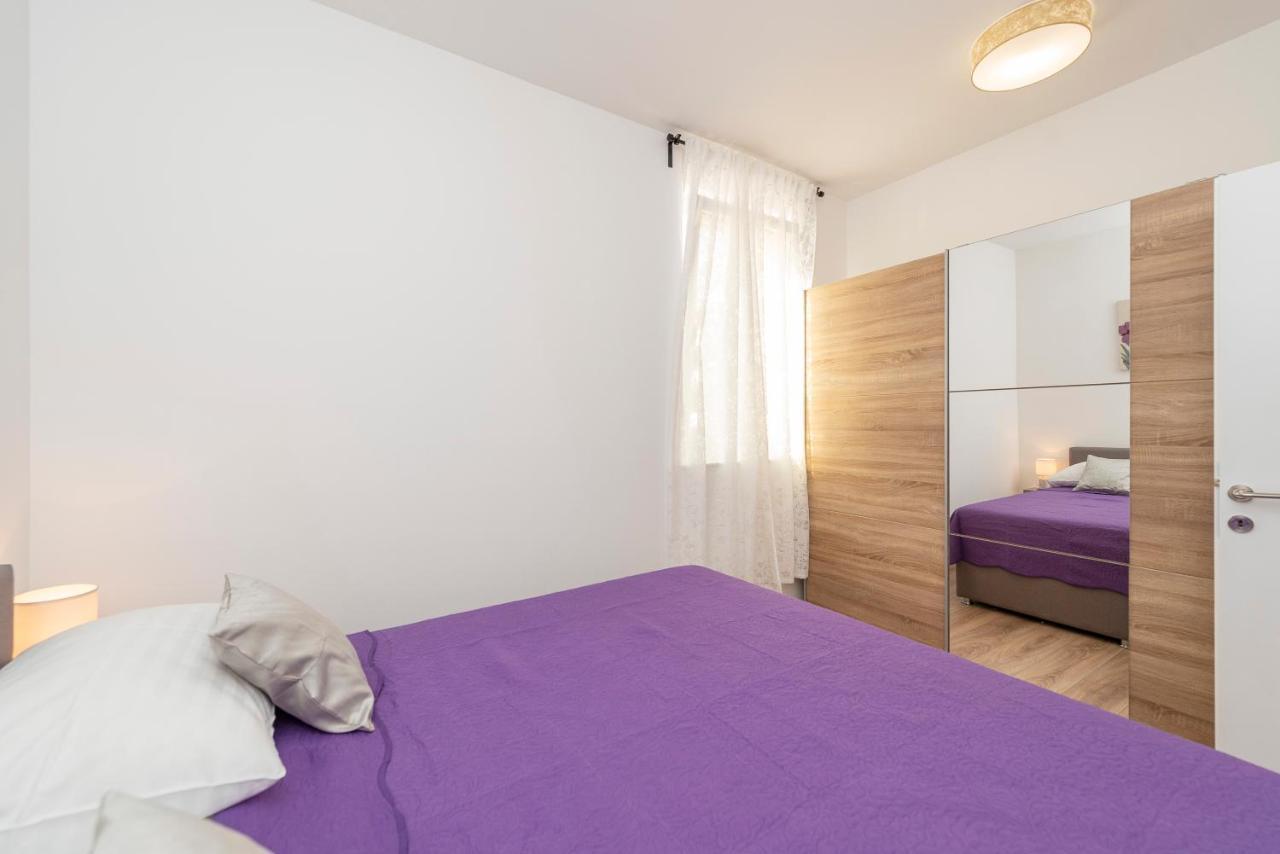 Villa Eni Apartments 2 Мандре Экстерьер фото