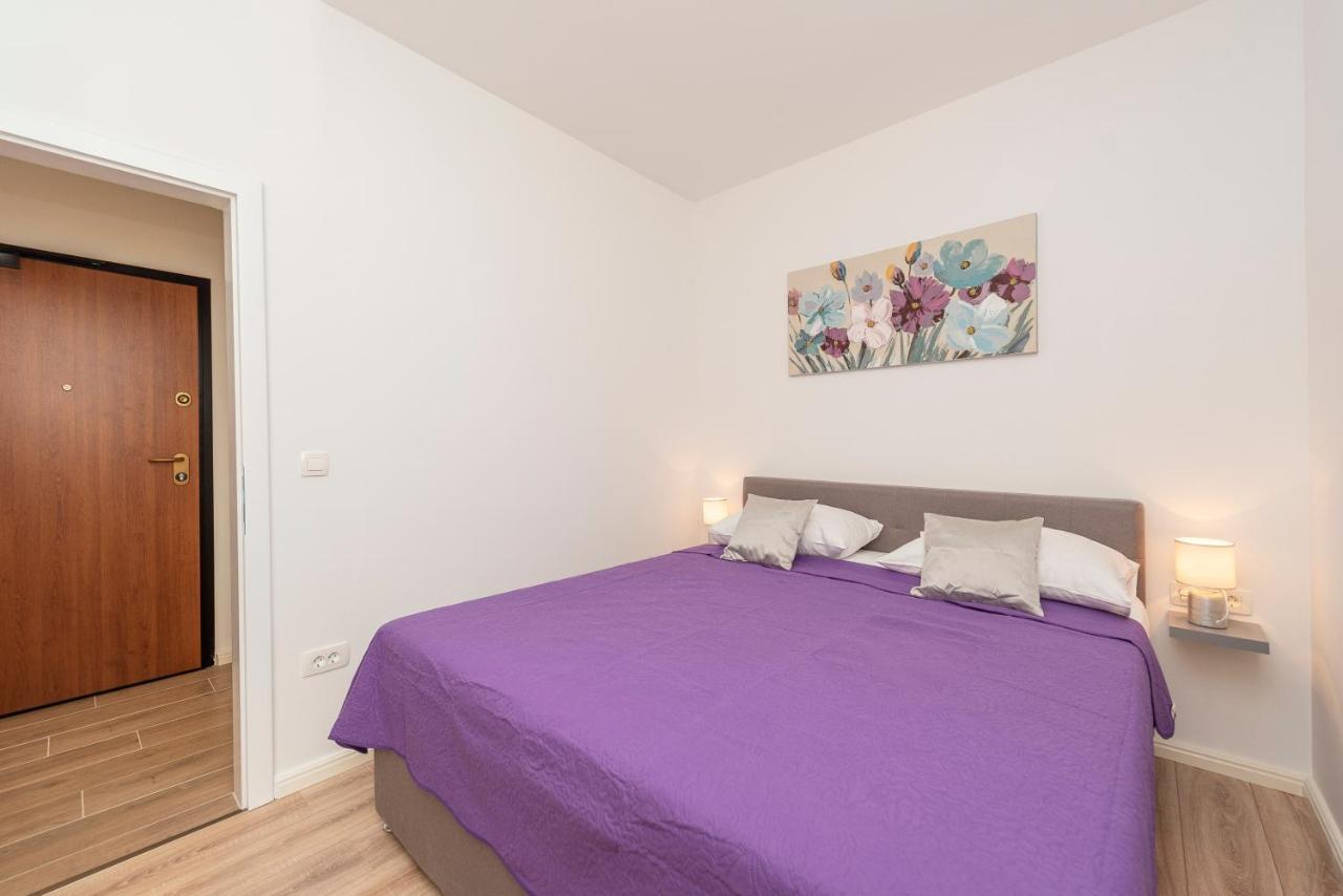 Villa Eni Apartments 2 Мандре Экстерьер фото