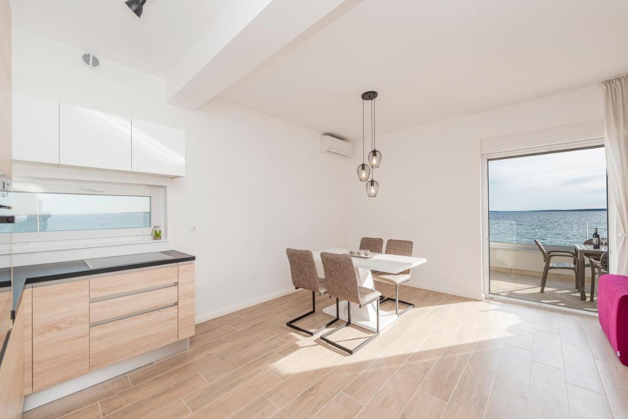Villa Eni Apartments 2 Мандре Экстерьер фото