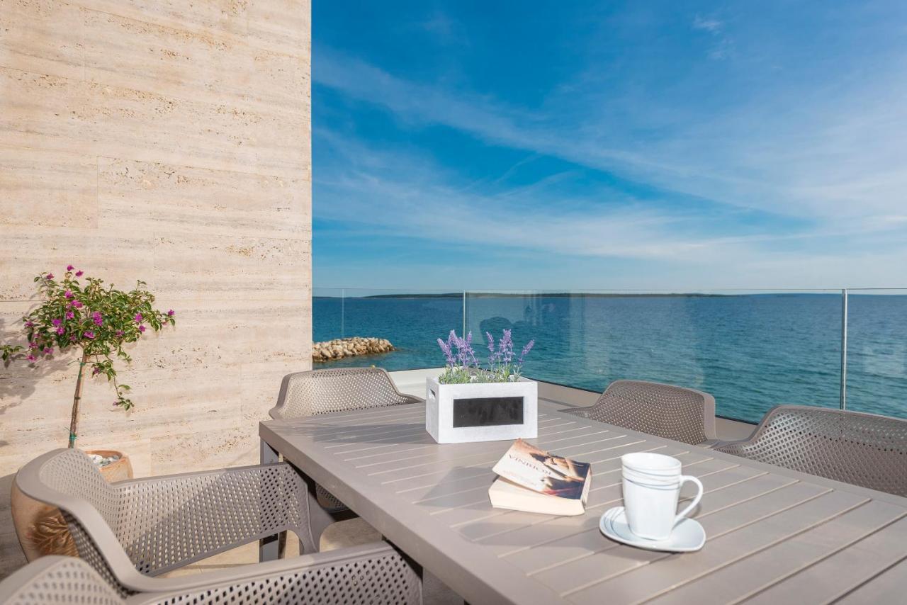 Villa Eni Apartments 2 Мандре Экстерьер фото