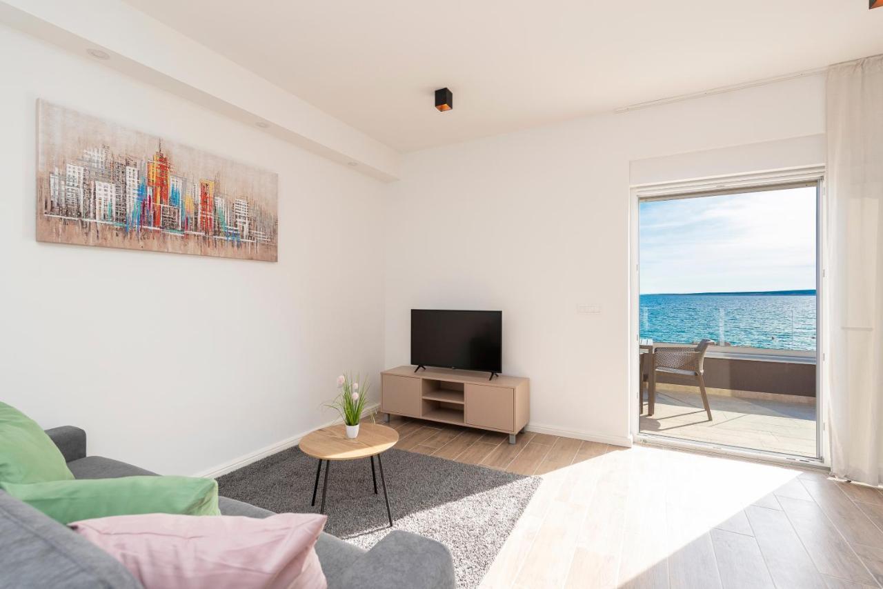 Villa Eni Apartments 2 Мандре Экстерьер фото