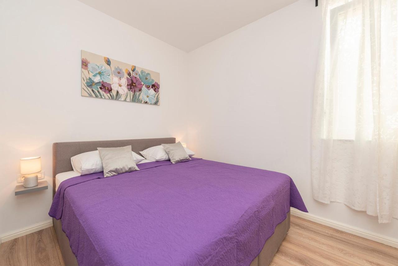 Villa Eni Apartments 2 Мандре Экстерьер фото