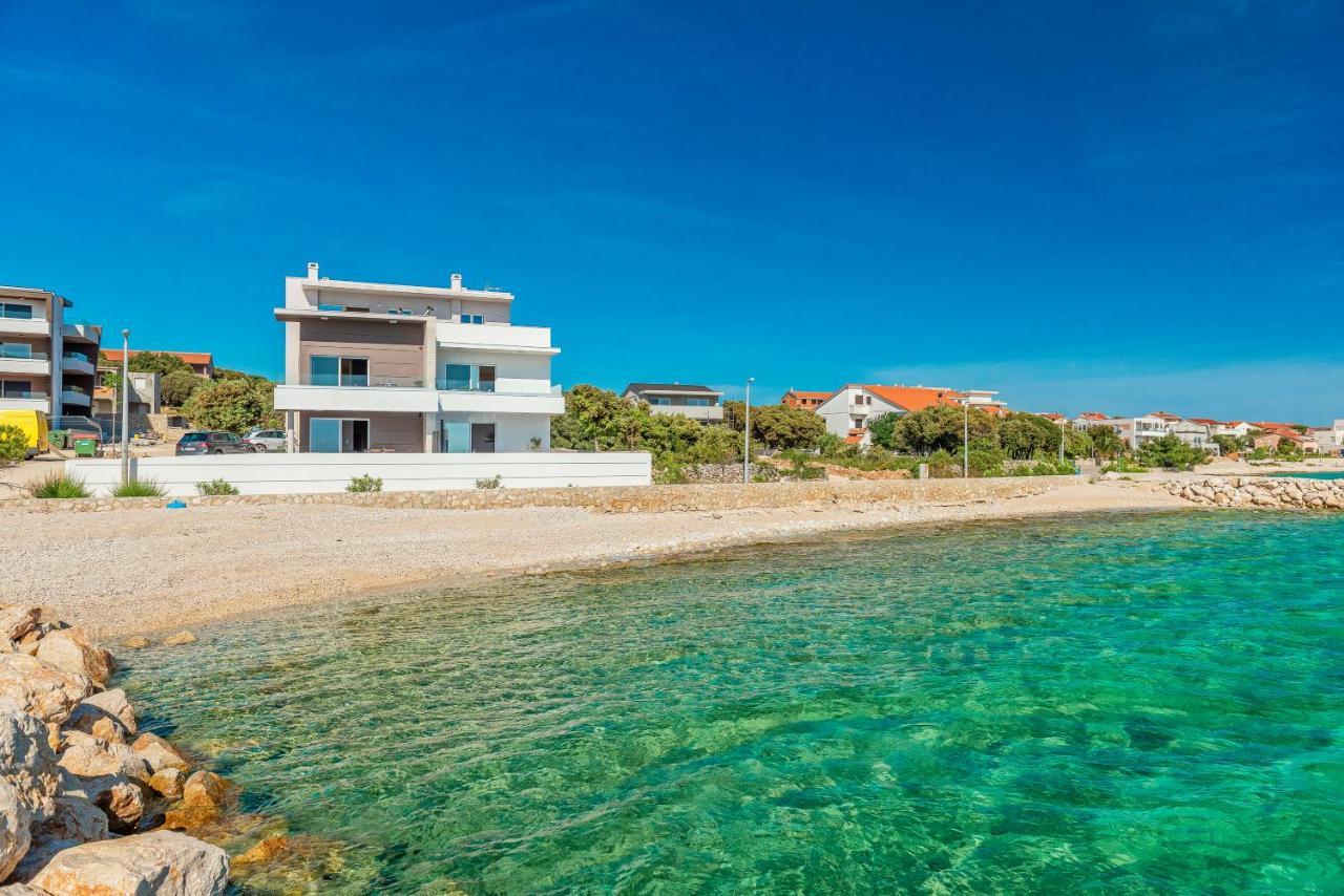 Villa Eni Apartments 2 Мандре Экстерьер фото