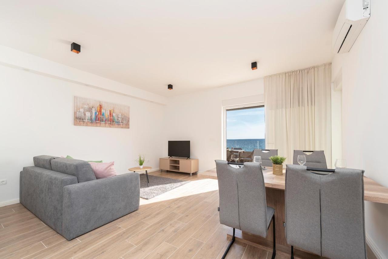 Villa Eni Apartments 2 Мандре Экстерьер фото